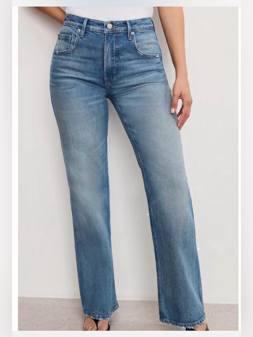 Good American Mid-Rise Wide Leg Jeans in Light Blue Wash
